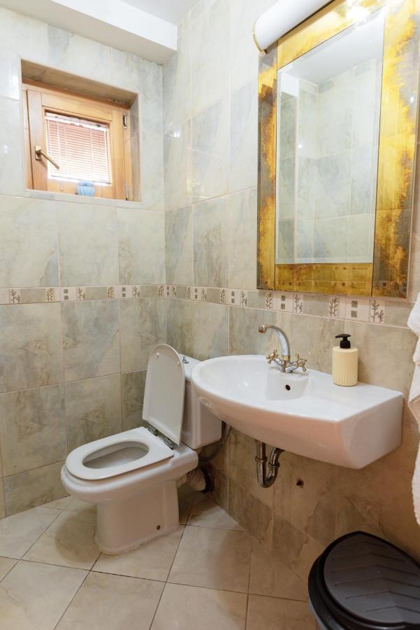 Villa Lux House With Own Parking In Skopje