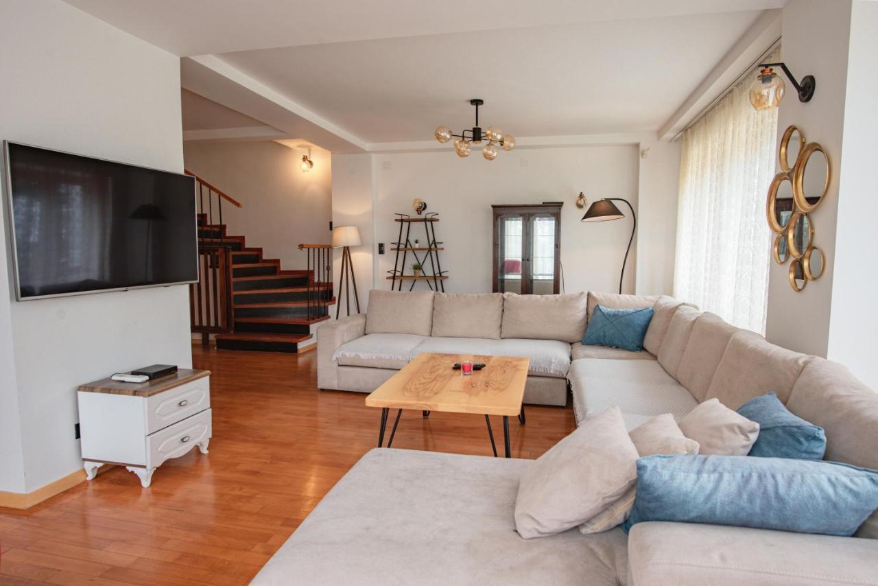 Villa Lux House With Own Parking In